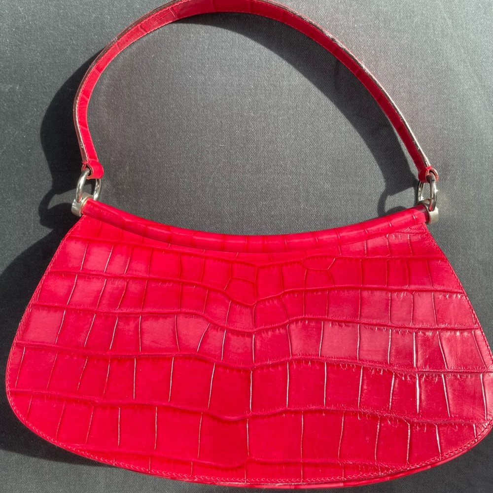 🍒👜❤️Escada Cherry Red Leather Embossed Purse.